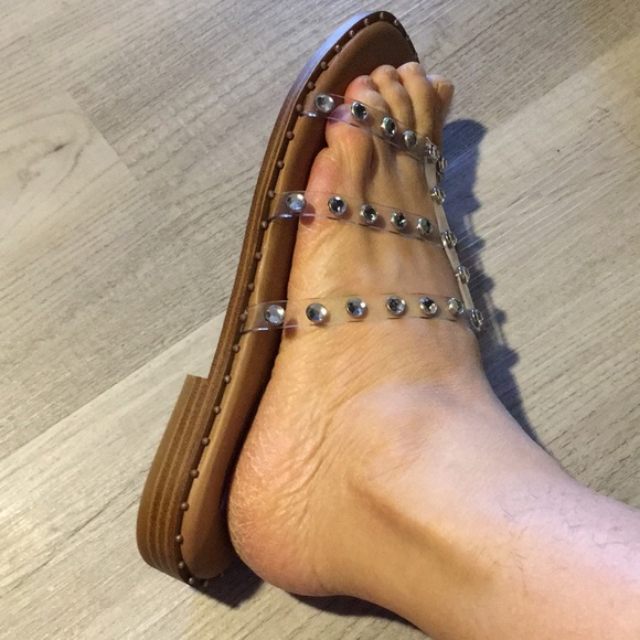 Beautiful Steve Maddens Silver Studded clear Flats - Picture 14 of 17